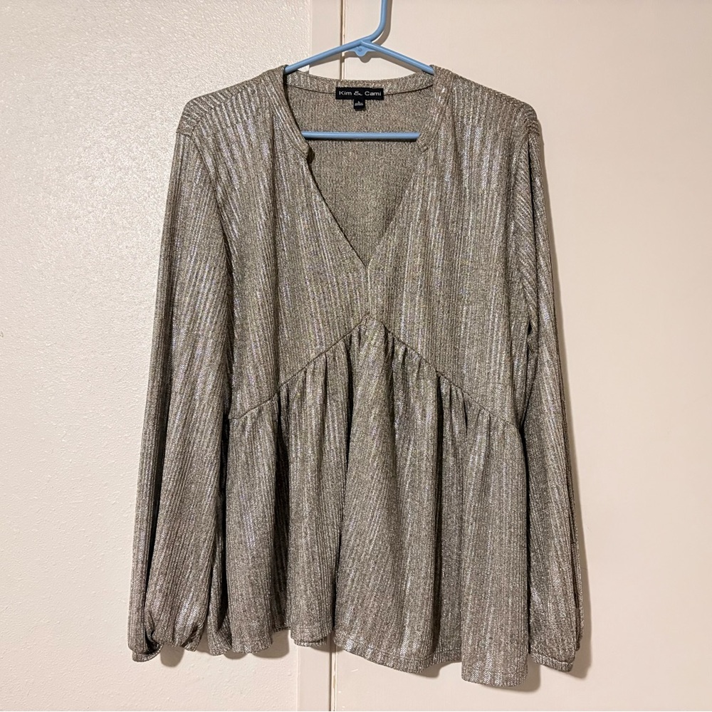 Kim & Cami L Shiny Sparkly Metallic Silver Long Sleeve V Neck Baby Doll Blouse